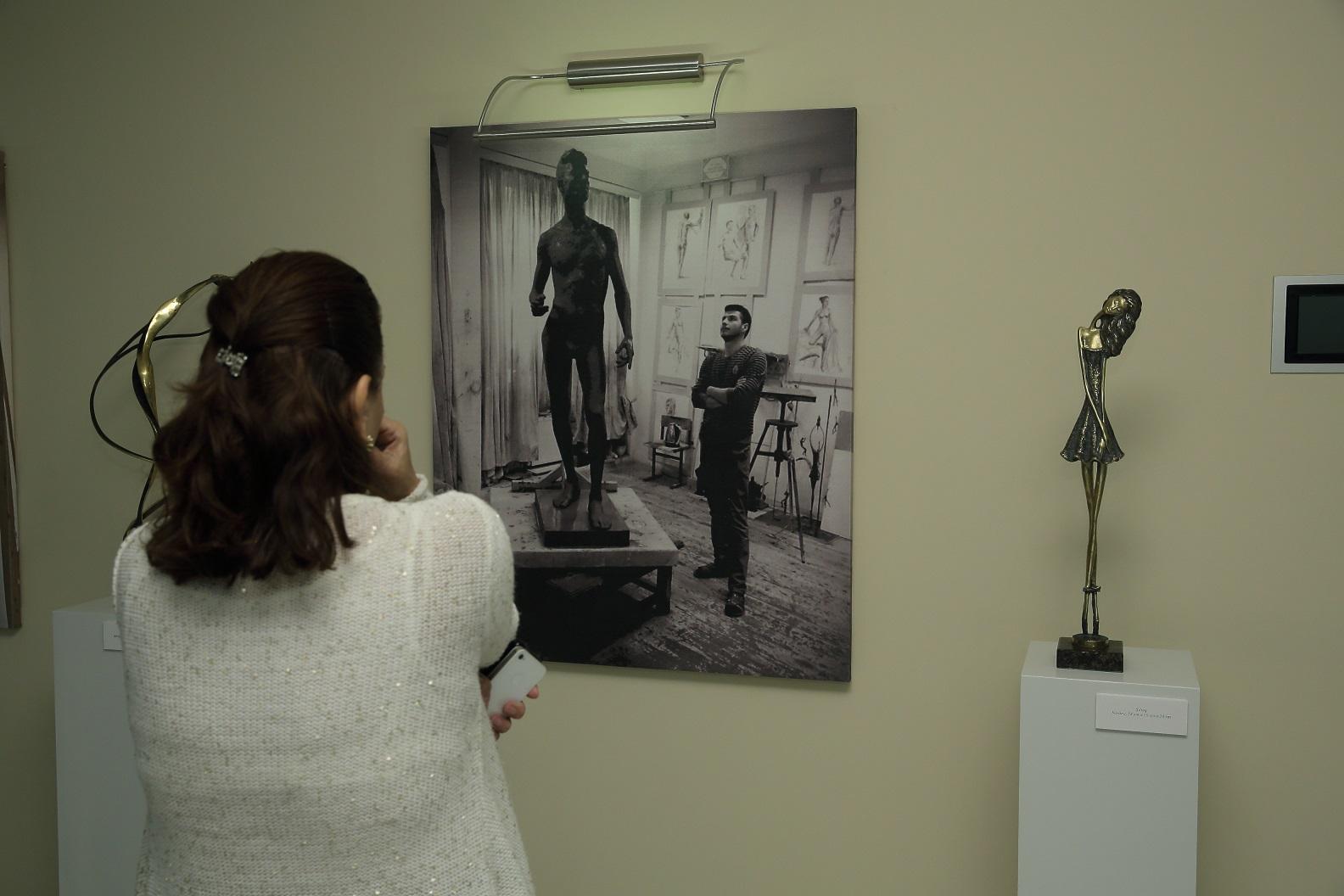 Xalq Bank презентовал издание о жизни и творчестве скульптора–шехида Самира Качаева (ФОТО)