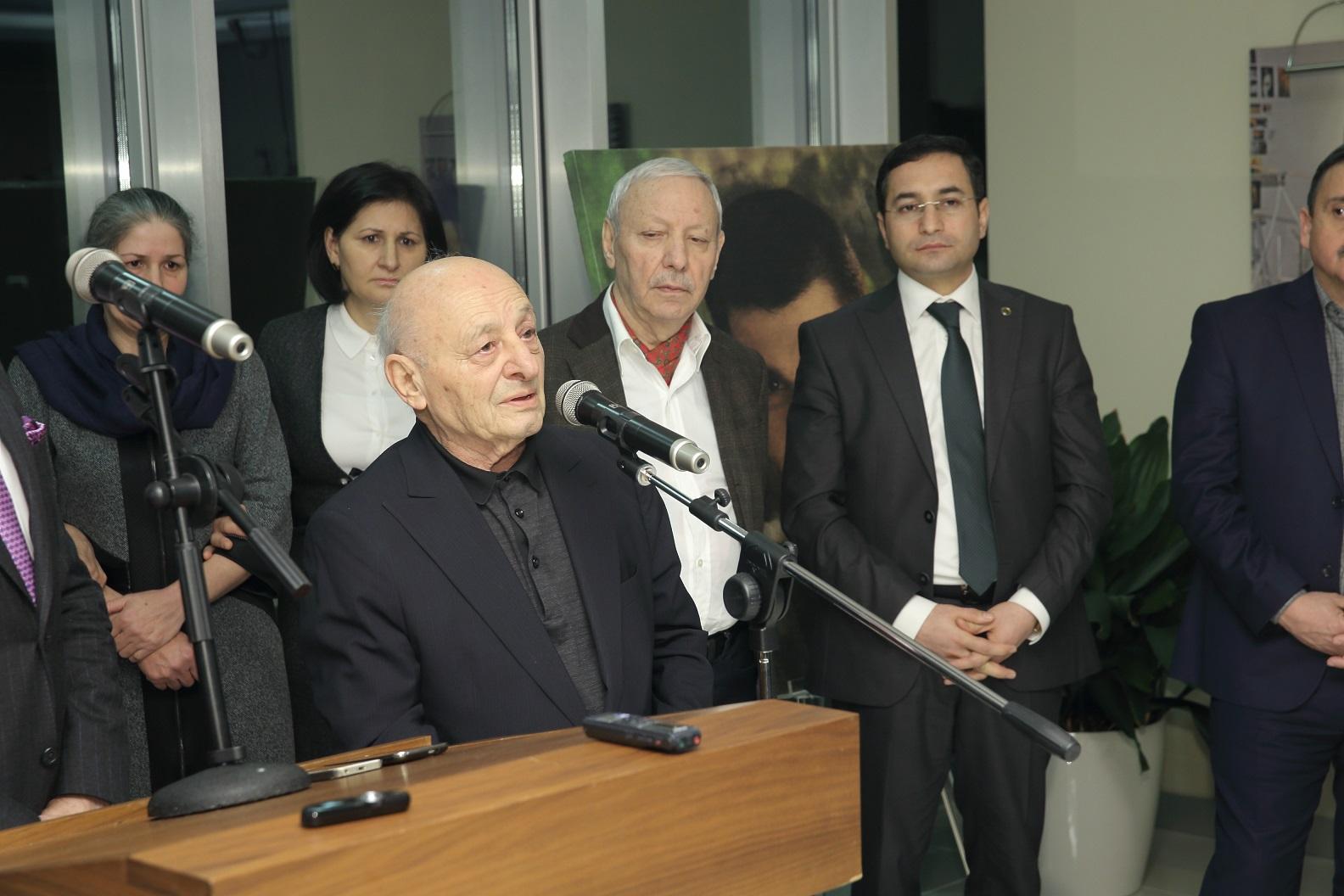 Xalq Bank презентовал издание о жизни и творчестве скульптора–шехида Самира Качаева (ФОТО)