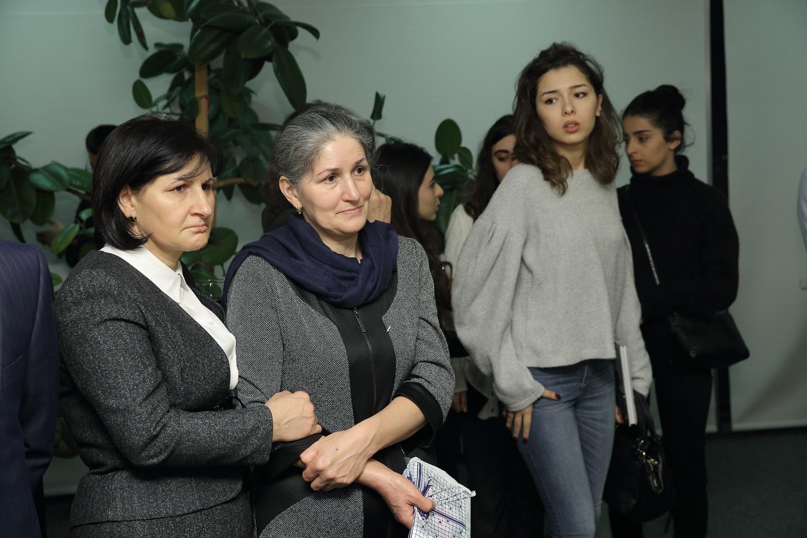 Xalq Bank презентовал издание о жизни и творчестве скульптора–шехида Самира Качаева (ФОТО)