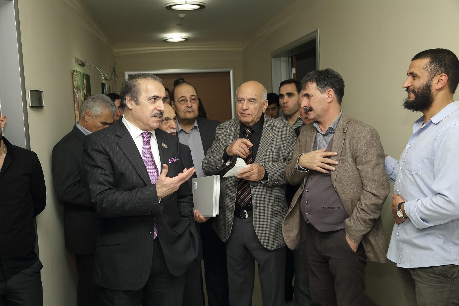 Xalq Bank презентовал издание о жизни и творчестве скульптора–шехида Самира Качаева (ФОТО)