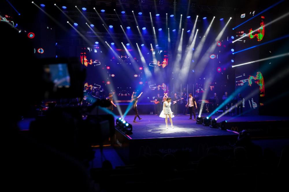 Лейла Алиева посетила детский музыкальный фестиваль эстрадной песни «Зима» (ФОТО)