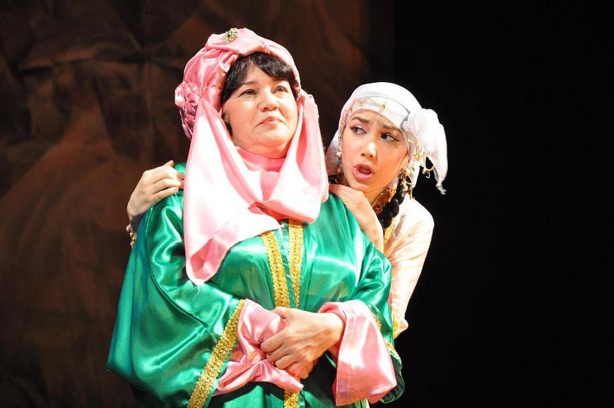 "Книга отзывов" азербайджанского театра