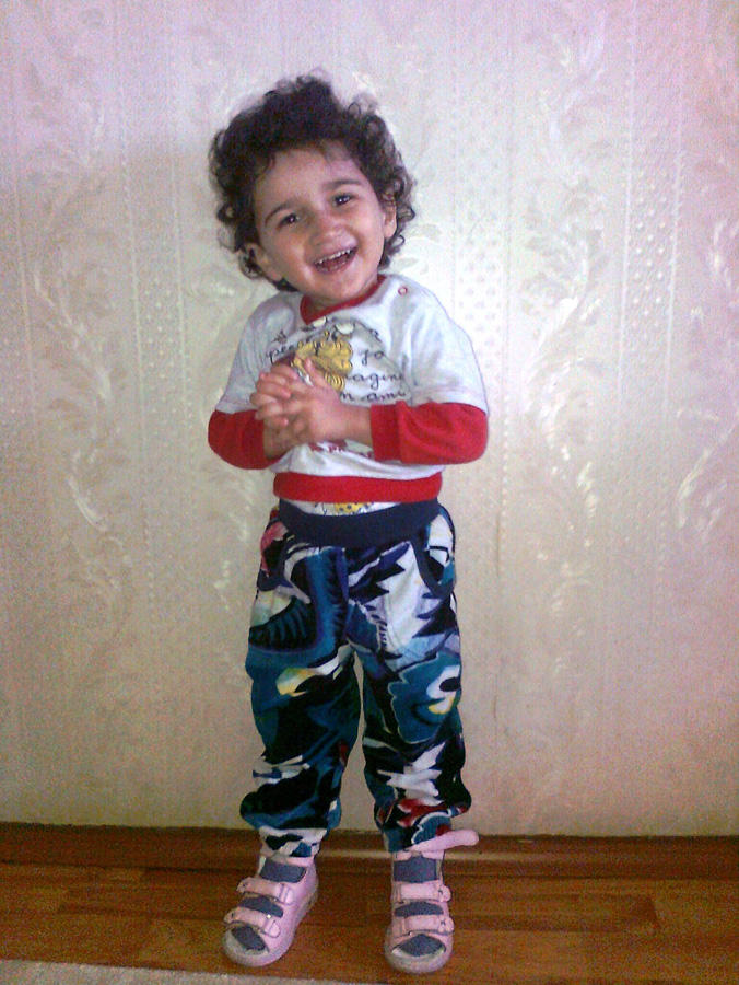 5-летней Фатиме и ее бабушке необходима срочная помощь (ФОТО)