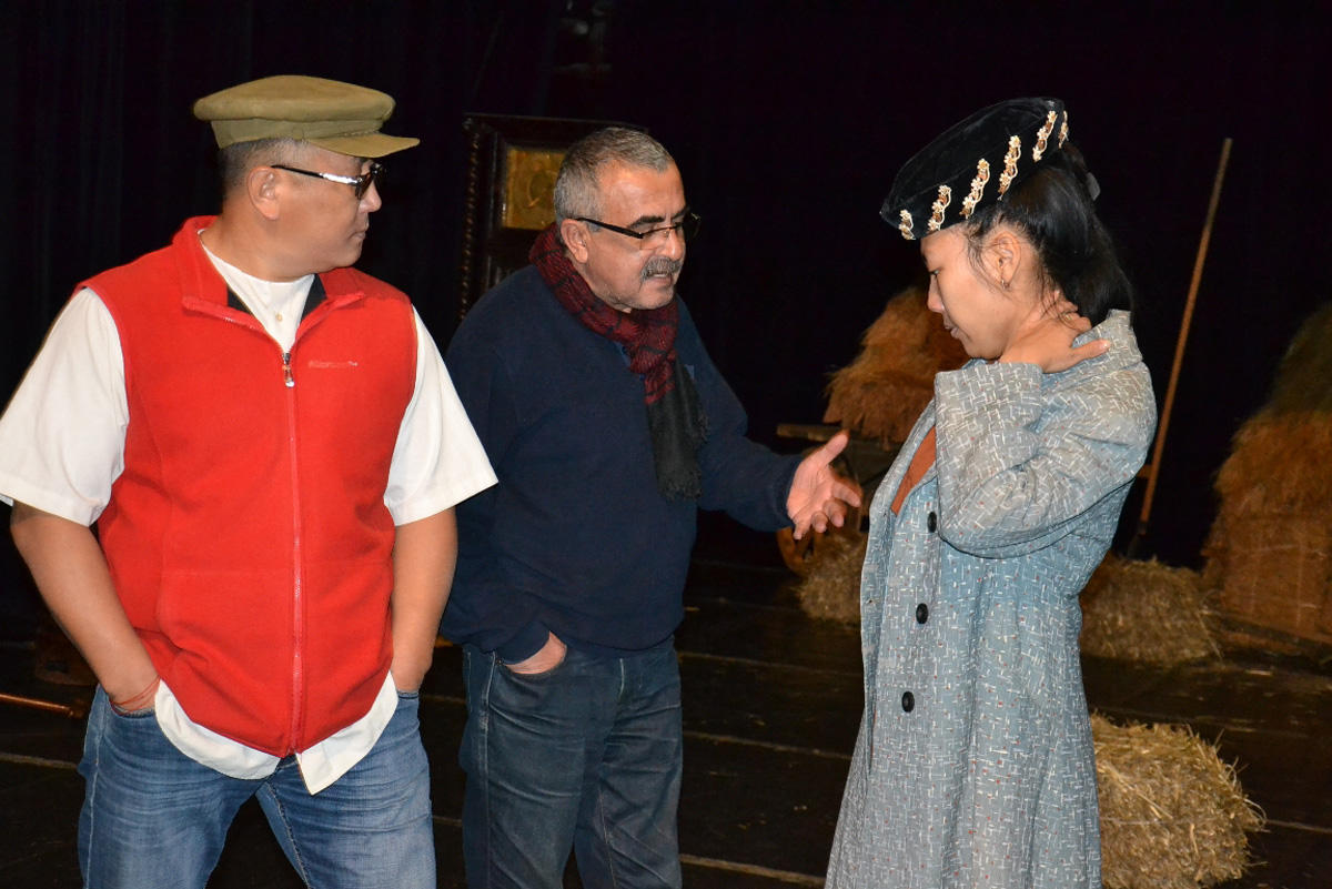 Азербайджанский режиссер награжден двумя медалями в России (ФОТО)