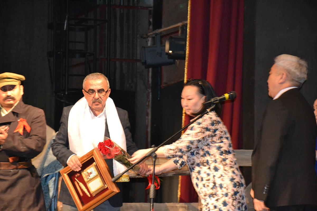 Азербайджанский режиссер награжден двумя медалями в России (ФОТО)