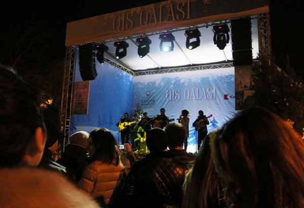 Новогодняя ярмарка в Баку – поездка в Стамбул, самое лучшее письмо Деду Морозу (ФОТО)