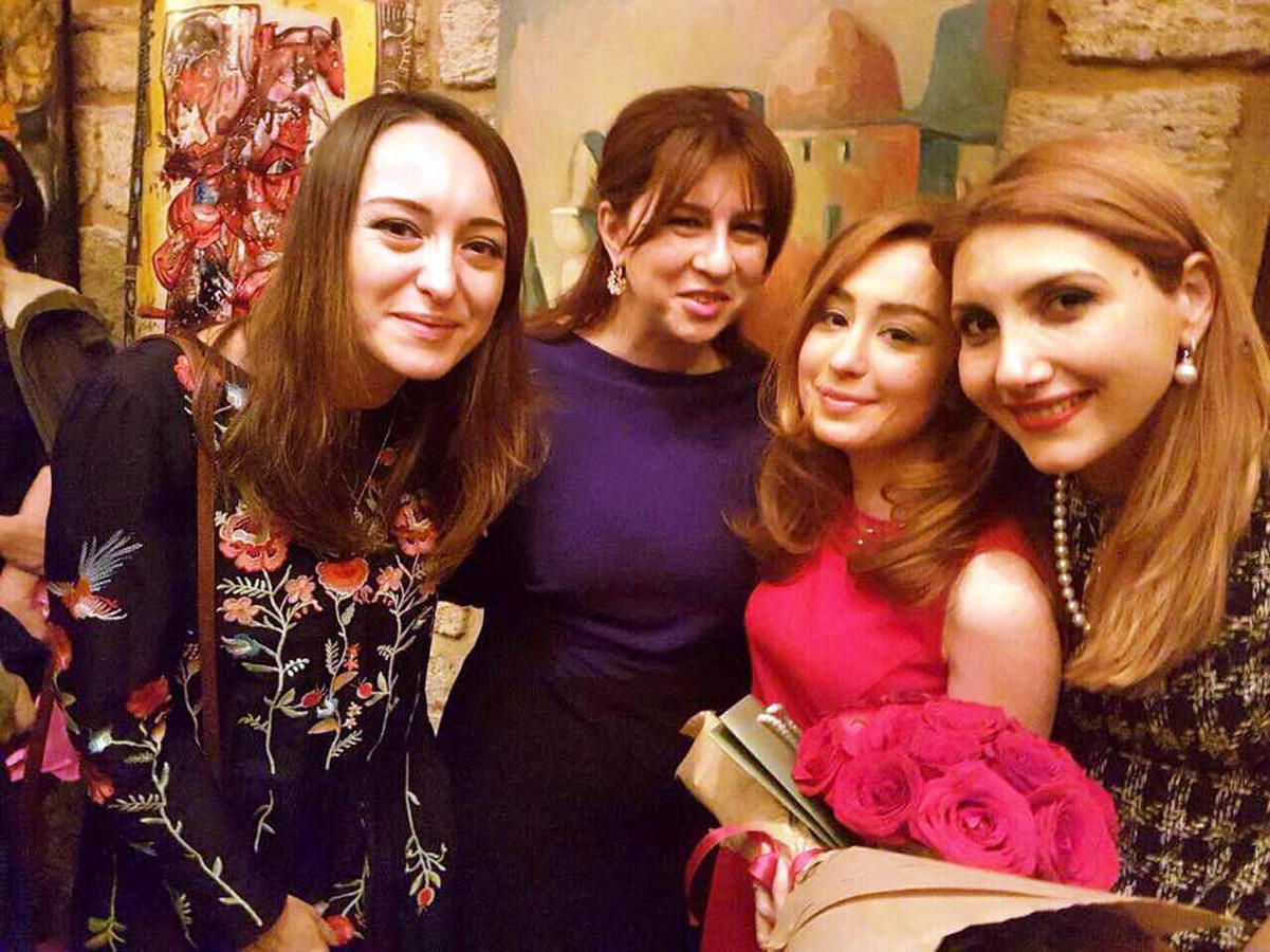 "Дыши": любовная лирика Ульвии Ахундовой (ФОТО)