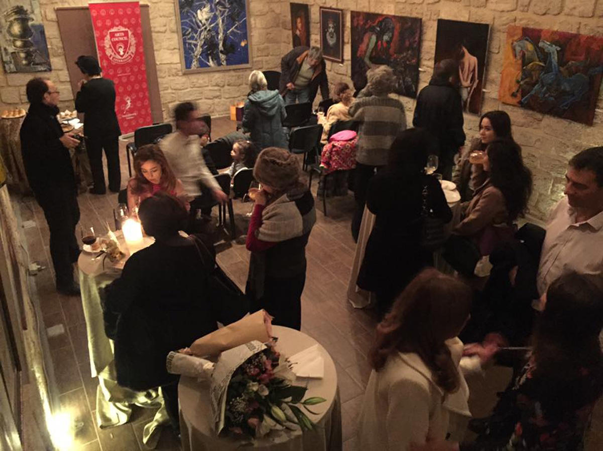 "Дыши": любовная лирика Ульвии Ахундовой (ФОТО)