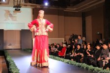 Потрясающее дефиле Тюркской национальной одежды в Баку - традиции и современность (ВИДЕО,ФОТО)