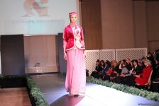 Потрясающее дефиле Тюркской национальной одежды в Баку - традиции и современность (ВИДЕО,ФОТО)