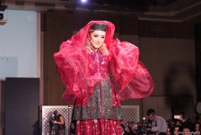 Потрясающее дефиле Тюркской национальной одежды в Баку - традиции и современность (ВИДЕО,ФОТО)