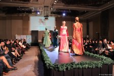 Потрясающее дефиле Тюркской национальной одежды в Баку - традиции и современность (ВИДЕО,ФОТО)