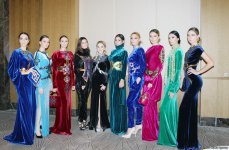 Потрясающее дефиле Тюркской национальной одежды в Баку - традиции и современность (ВИДЕО,ФОТО)