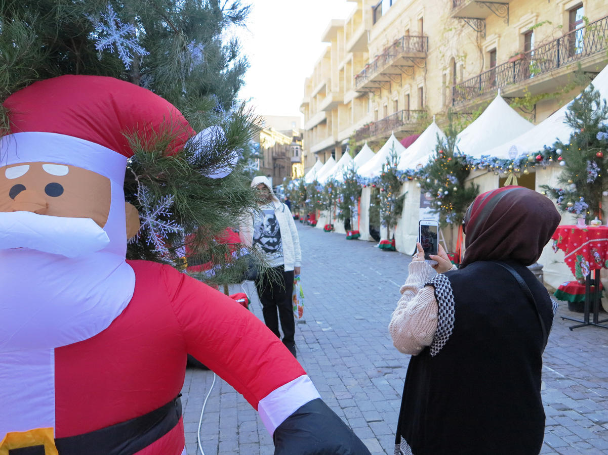 Новогодняя ярмарка в Баку – поездка в Стамбул, самое лучшее письмо Деду Морозу (ФОТО)