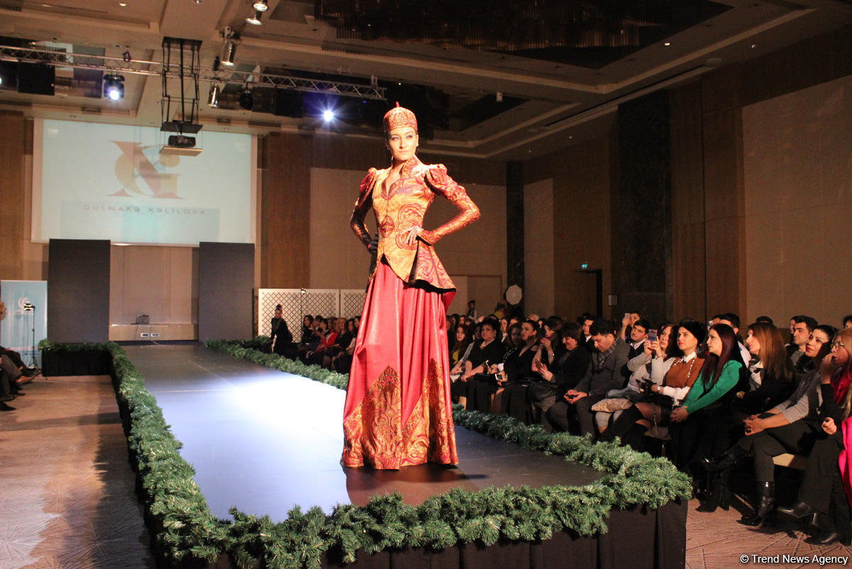 Потрясающее дефиле Тюркской национальной одежды в Баку - традиции и современность (ВИДЕО,ФОТО)