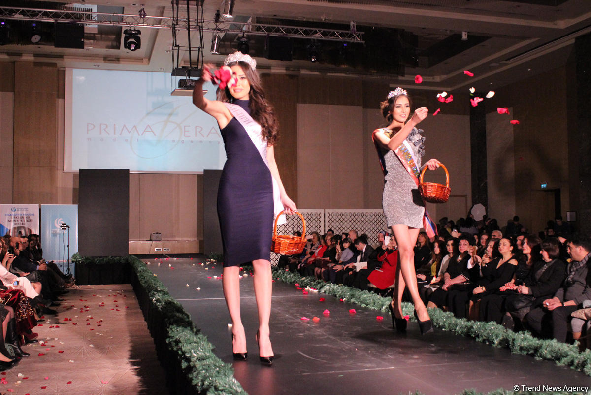 Потрясающее дефиле Тюркской национальной одежды в Баку - традиции и современность (ВИДЕО,ФОТО)