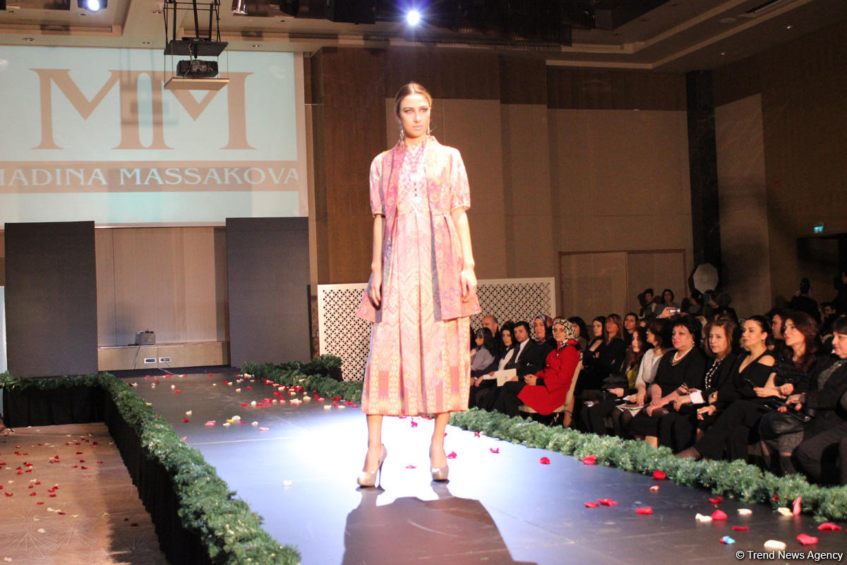 Потрясающее дефиле Тюркской национальной одежды в Баку - традиции и современность (ВИДЕО,ФОТО)