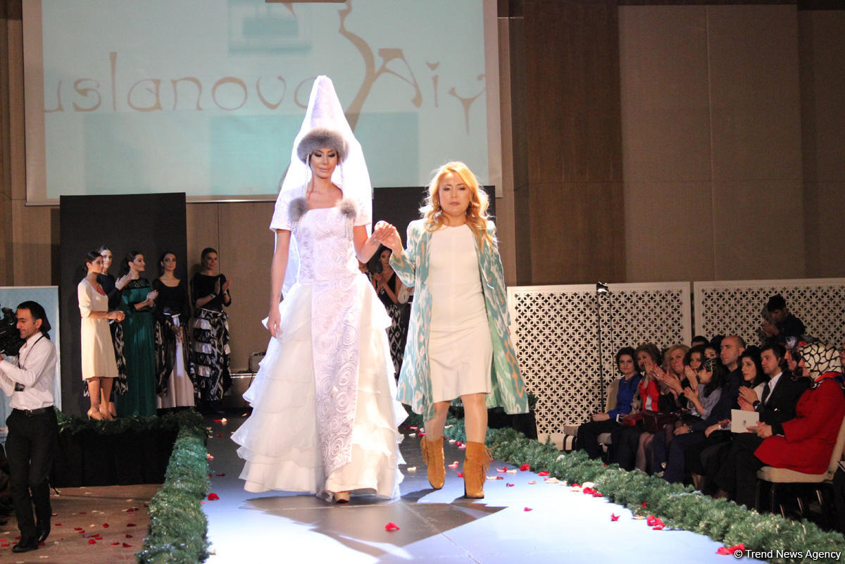 Потрясающее дефиле Тюркской национальной одежды в Баку - традиции и современность (ВИДЕО,ФОТО)