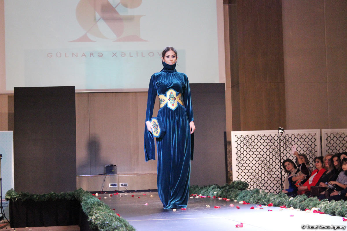Потрясающее дефиле Тюркской национальной одежды в Баку - традиции и современность (ВИДЕО,ФОТО)