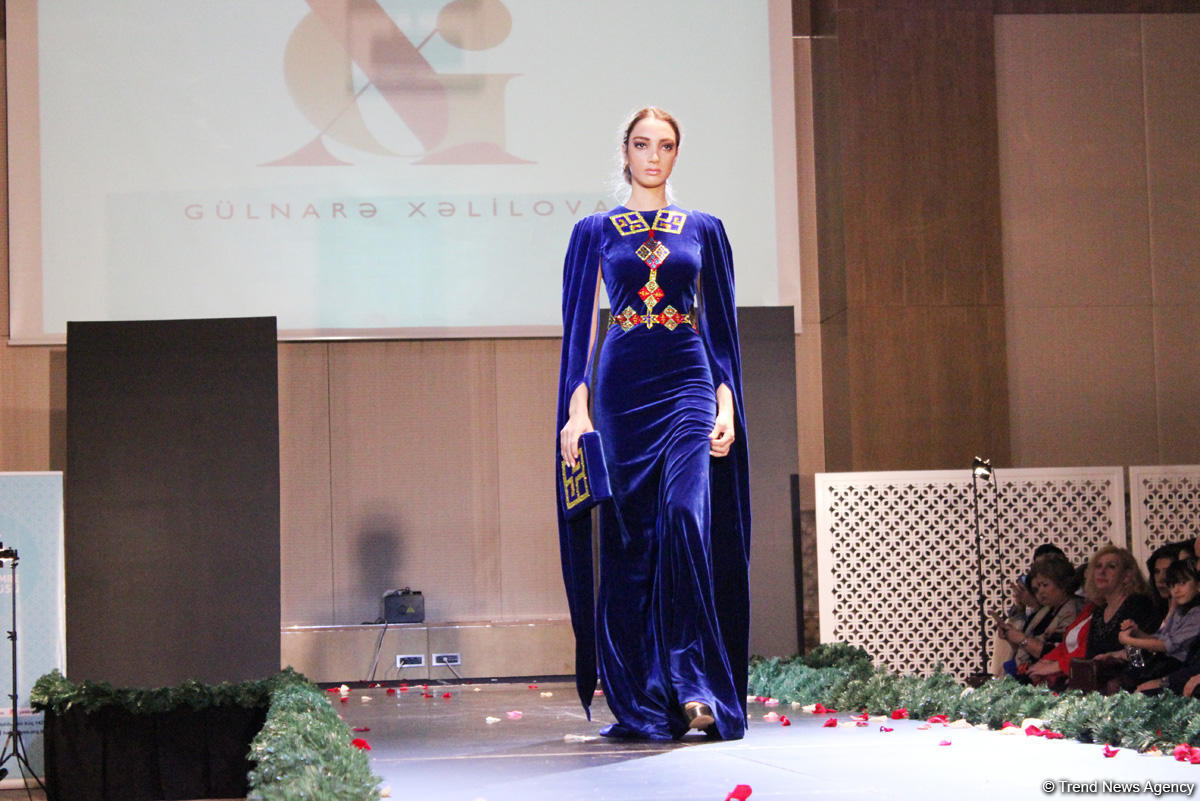 Потрясающее дефиле Тюркской национальной одежды в Баку - традиции и современность (ВИДЕО,ФОТО)