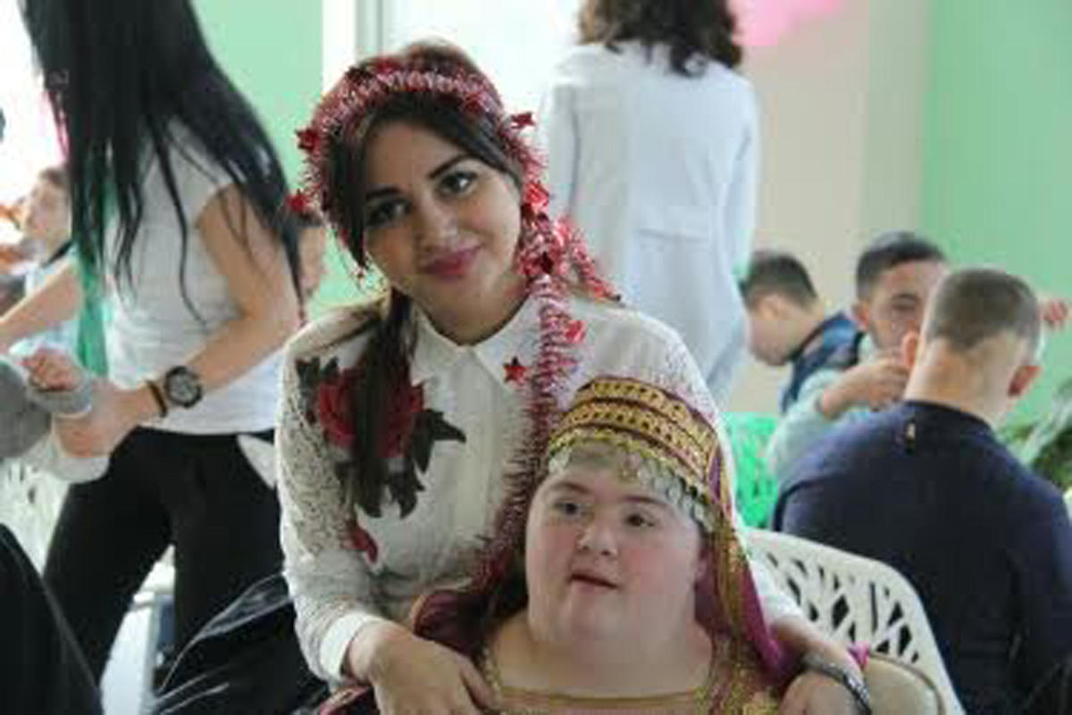 Популярные исполнители порадовали воспитанников Центра  реабилитации лиц с синдромом Дауна (ФОТО)