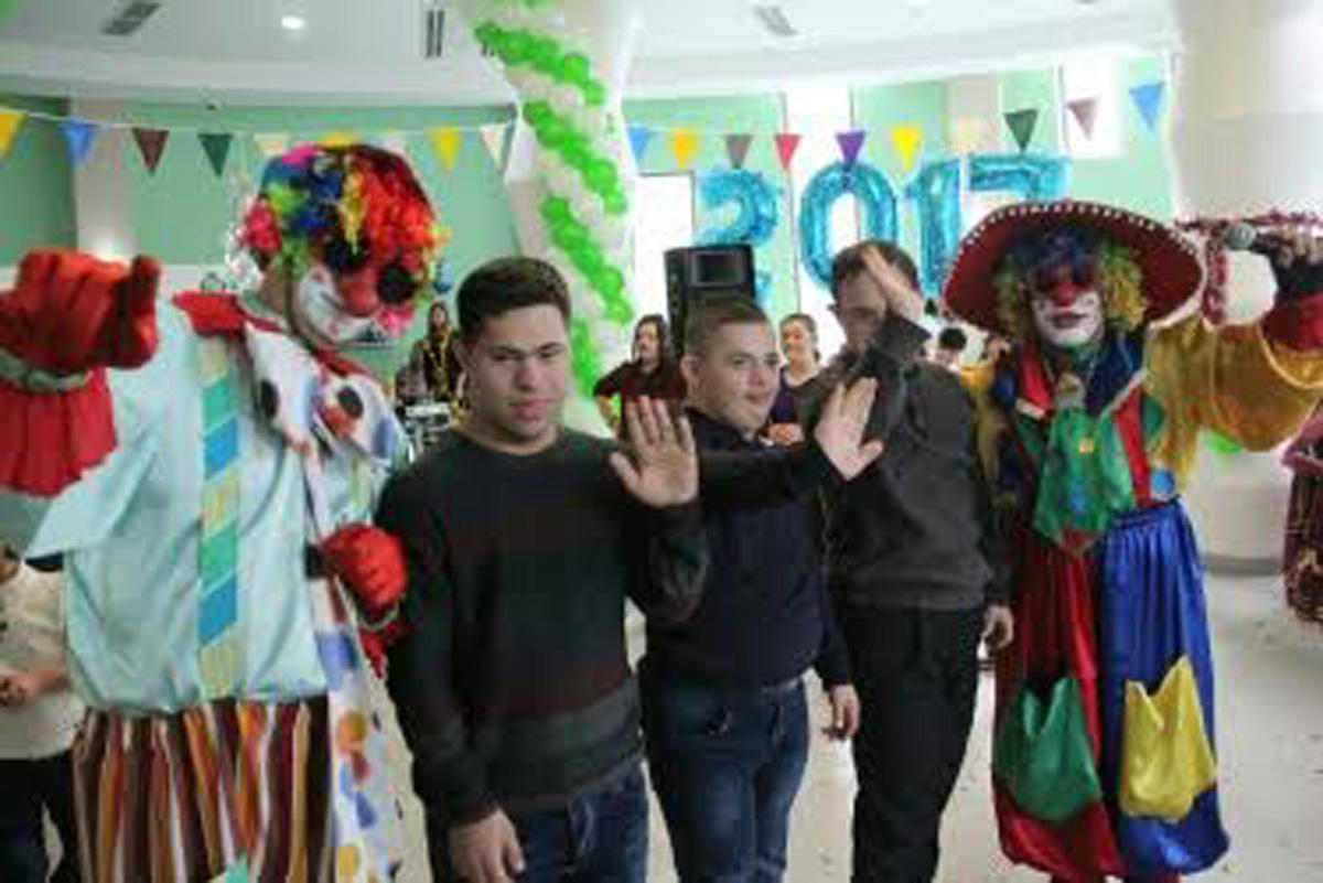 Популярные исполнители порадовали воспитанников Центра  реабилитации лиц с синдромом Дауна (ФОТО)