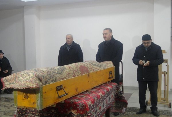 В Баку простились с известным поэтом Ильясом Тапдыгом (ФОТО)