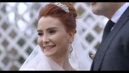 Новогодний сюрприз от Лейлы Мустафаевой – телеведущая в свадебном платье (ФОТО)