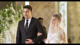 Новогодний сюрприз от Лейлы Мустафаевой – телеведущая в свадебном платье (ФОТО)