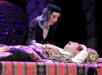 Потрясающая история любви и надежды Али и Нино в театре (ФОТО)