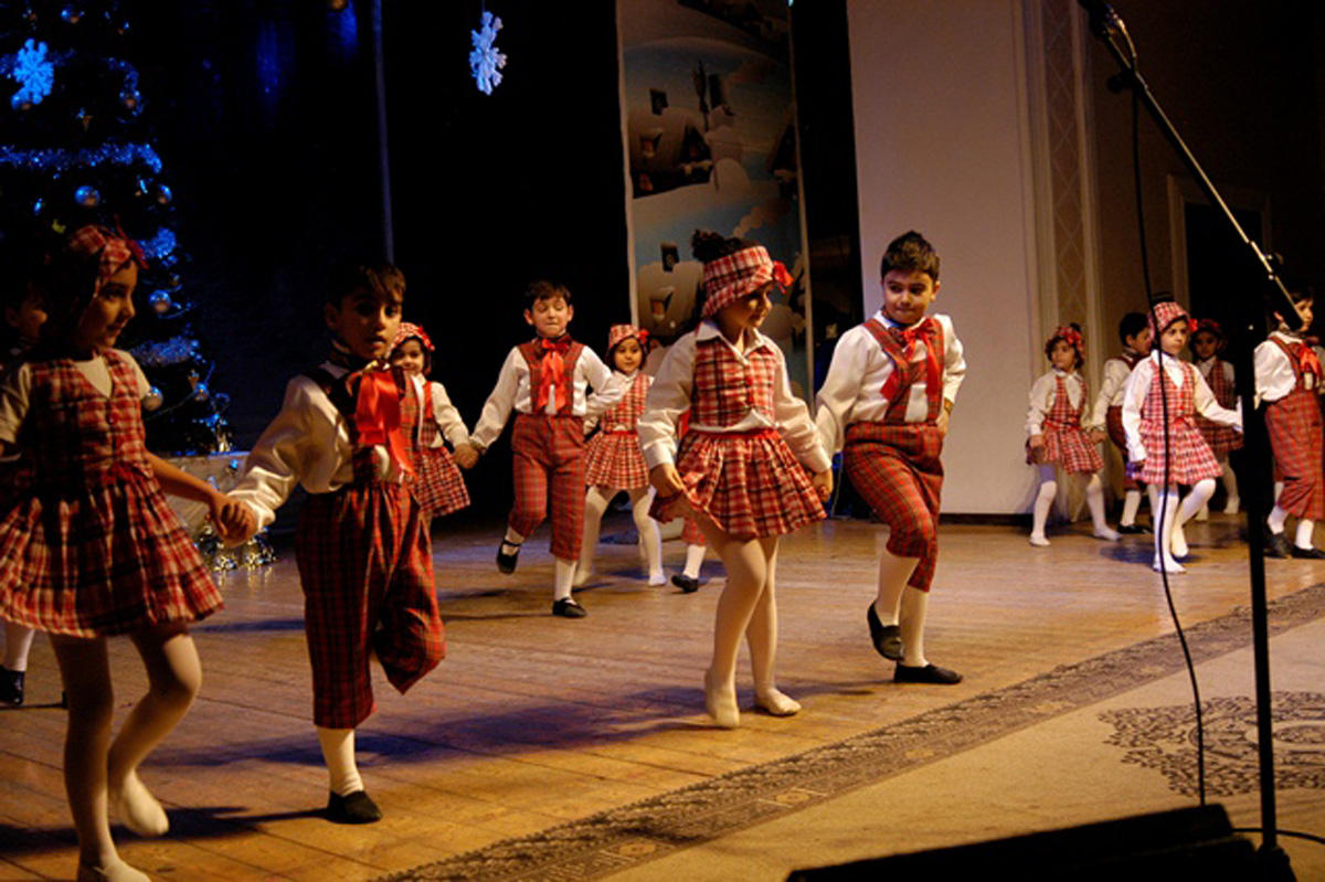 Ангелочки и азербайджанские звезды (ФОТО)