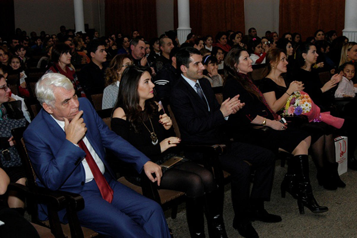 Ангелочки и азербайджанские звезды (ФОТО)