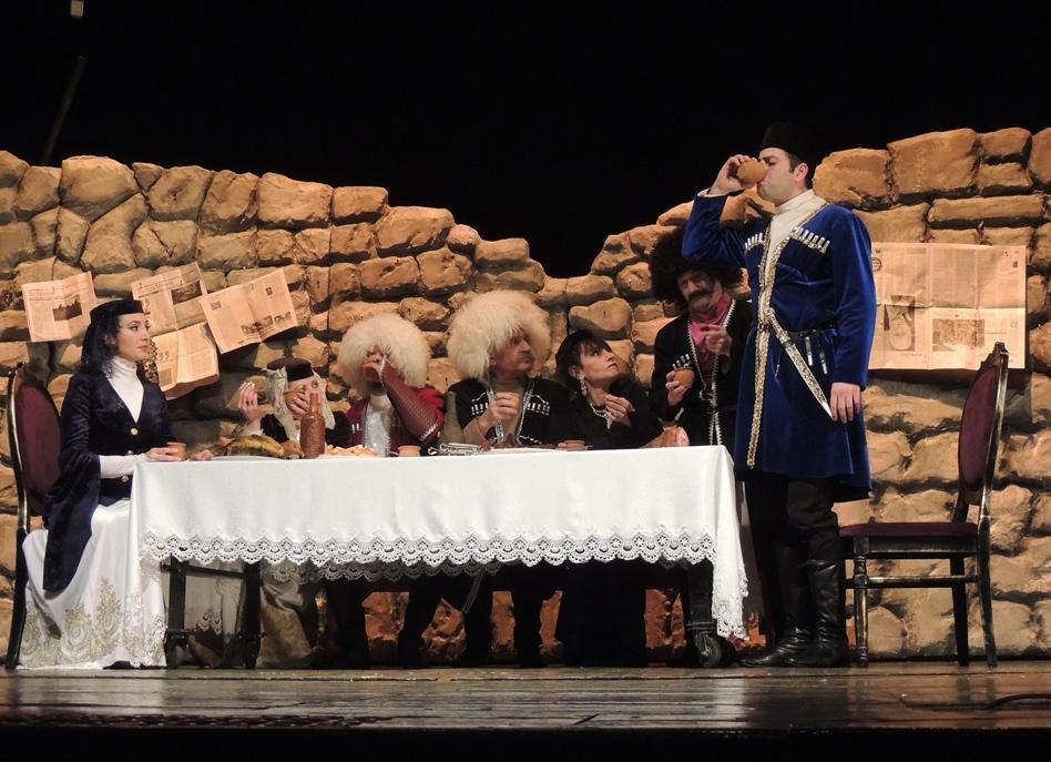 Потрясающая история любви и надежды Али и Нино в театре (ФОТО)