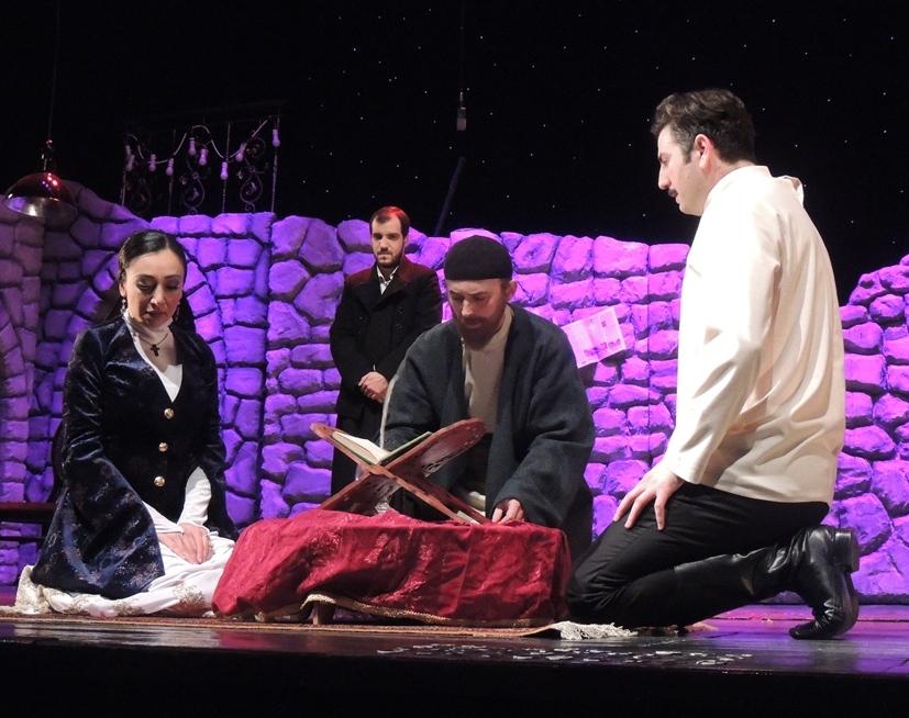 Потрясающая история любви и надежды Али и Нино в театре (ФОТО)