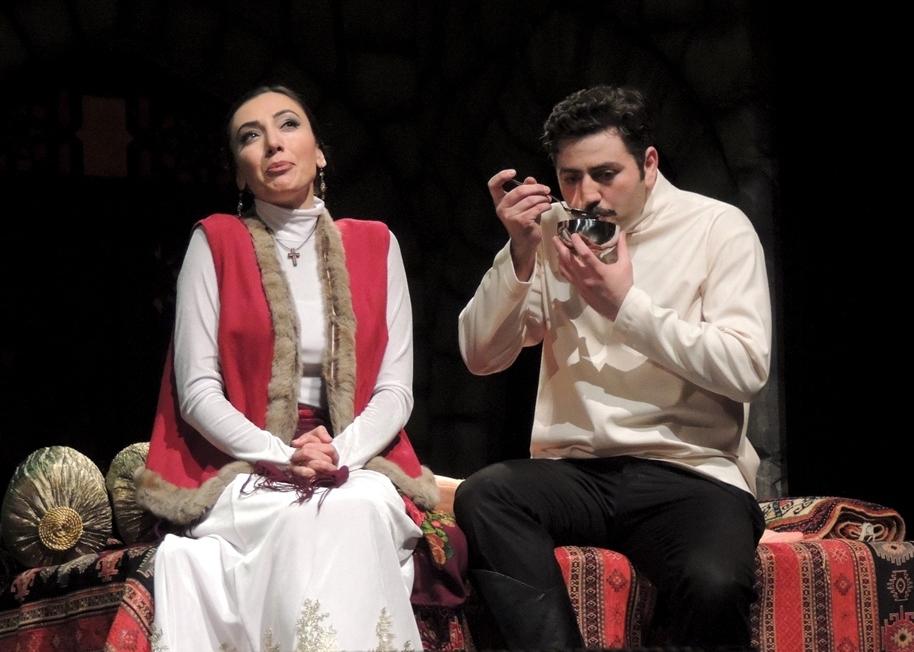 Потрясающая история любви и надежды Али и Нино в театре (ФОТО)