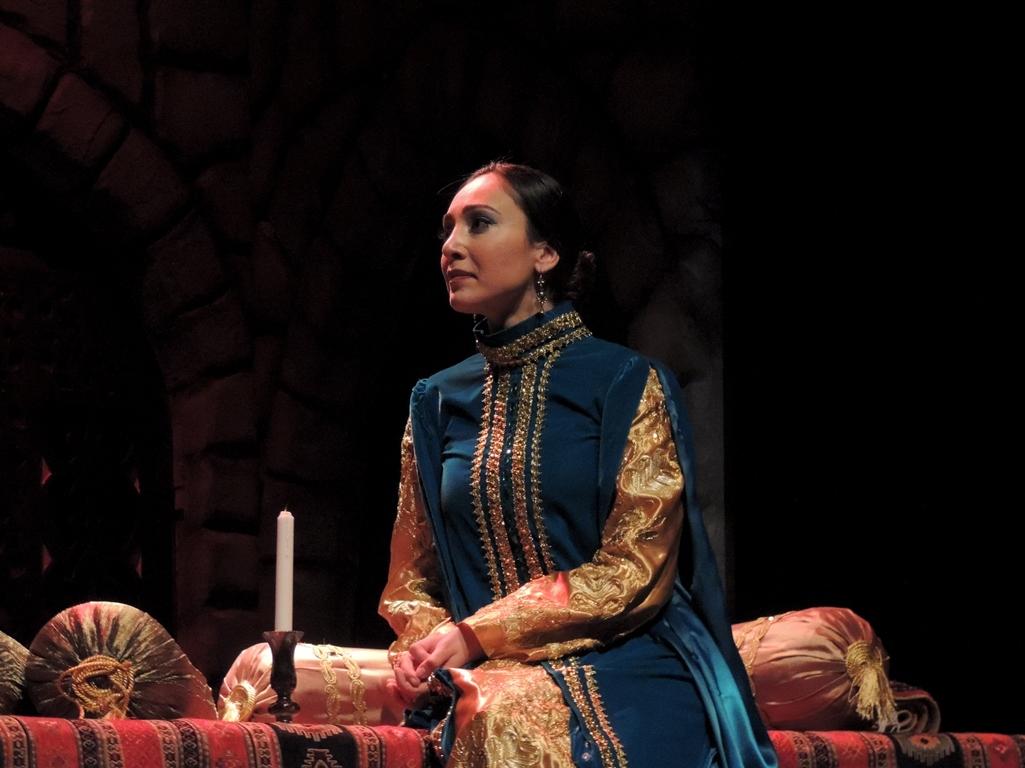 Потрясающая история любви и надежды Али и Нино в театре (ФОТО)