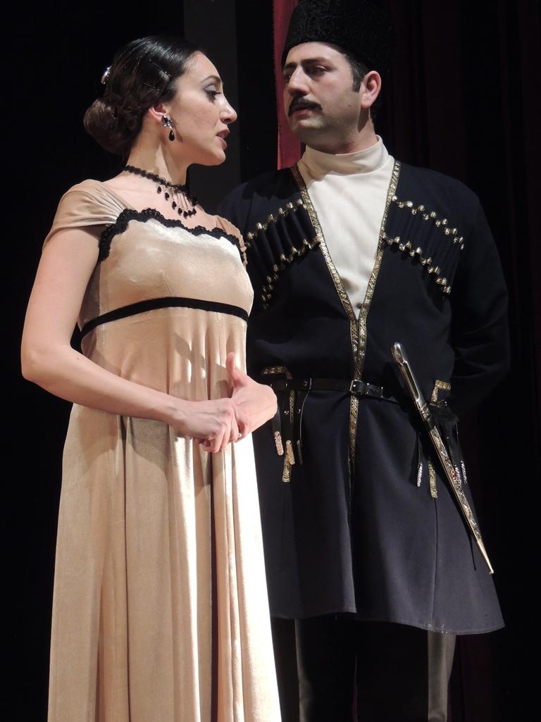 Потрясающая история любви и надежды Али и Нино в театре (ФОТО)