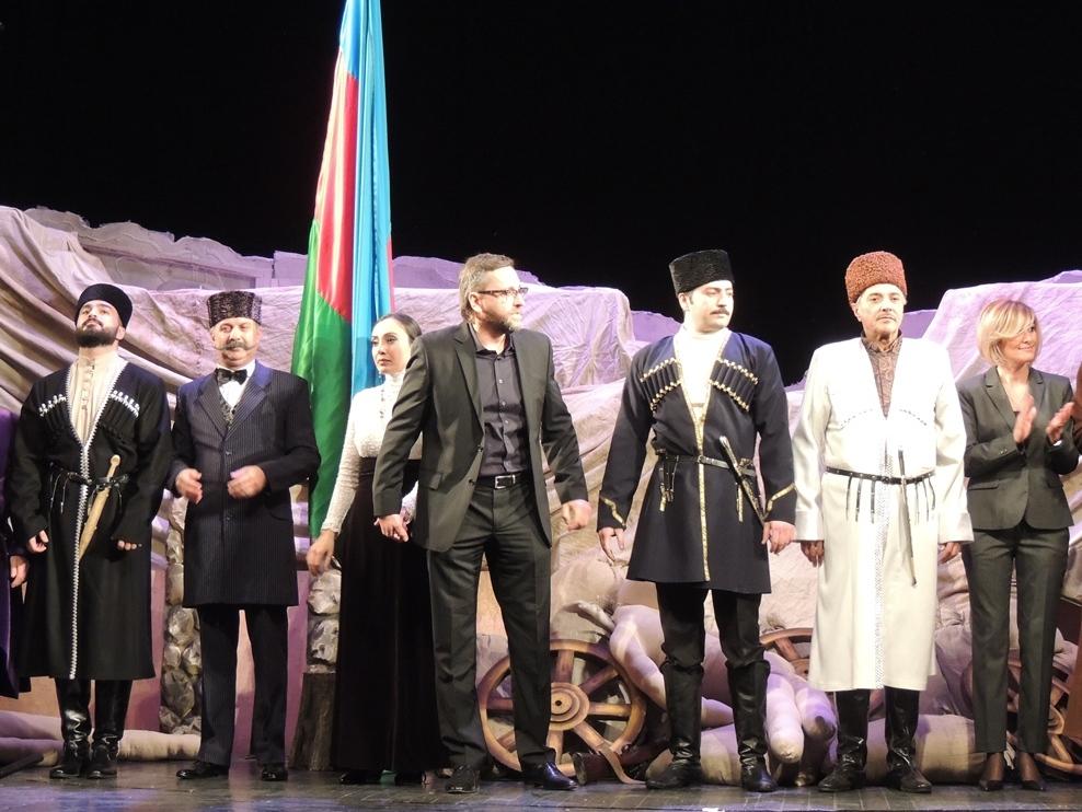 Потрясающая история любви и надежды Али и Нино в театре (ФОТО)