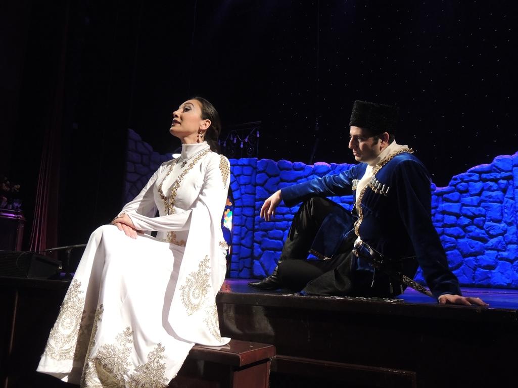 Потрясающая история любви и надежды Али и Нино в театре (ФОТО)