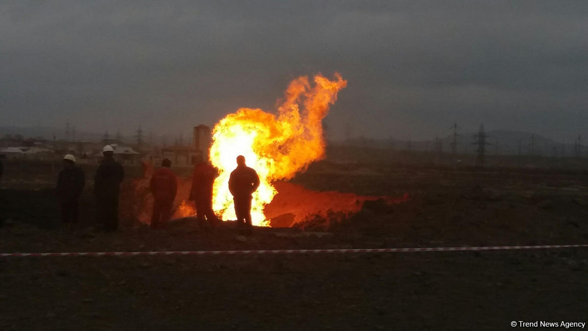 Взрыв на газопроводе в Баку (ФОТО)