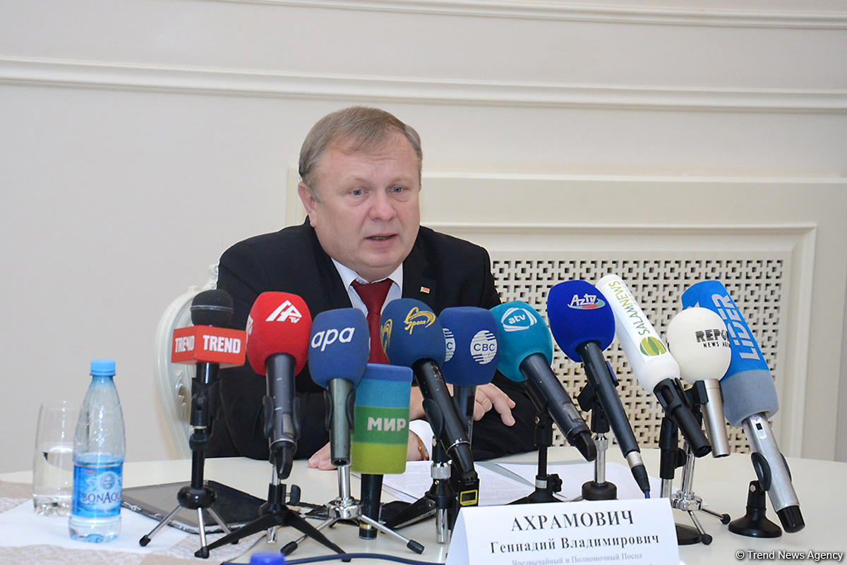 Азербайджан и Беларусь намерены увеличить экспорт техники и запчастей в третьи страны - посол (ФОТО)