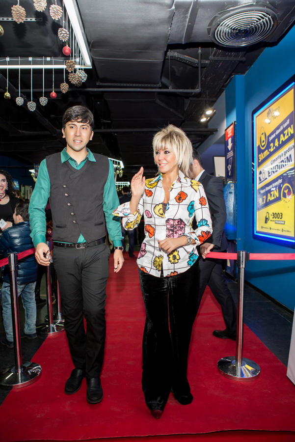 Ургант и Светлаков рассмешили Бриллиант Дадашеву (ФОТО)