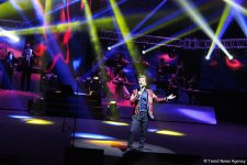 45-летний фейерверк эмоций Фаига Агаева в праздничном вечере F.A Made in Azerbaijan (ФОТО)