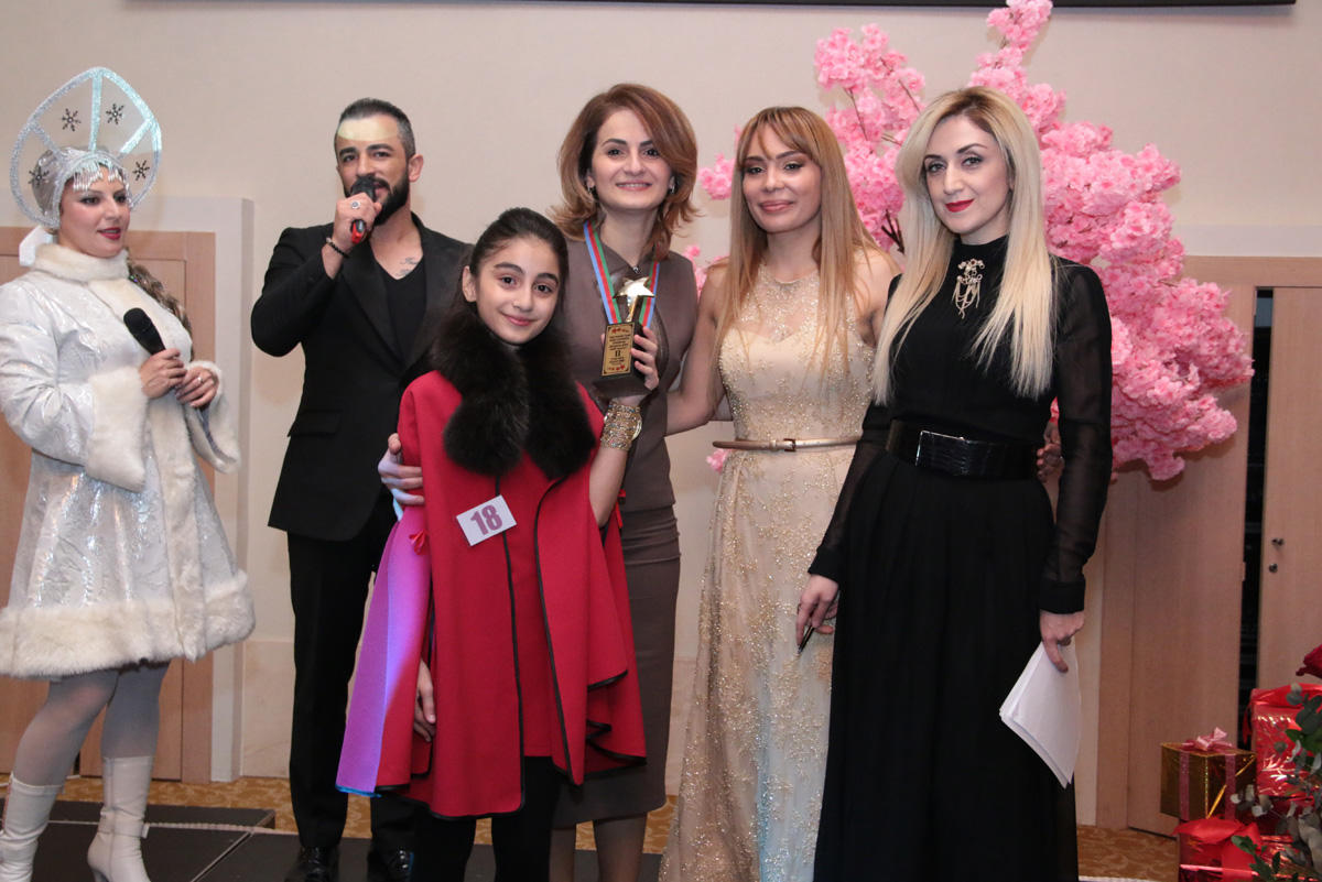 В Баку прошел вечер моды, посвященный Новому году (ФОТО)