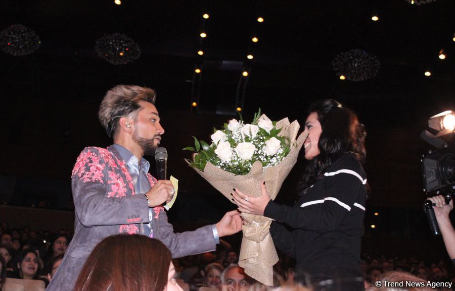 45-летний фейерверк эмоций Фаига Агаева в праздничном вечере F.A Made in Azerbaijan (ФОТО)