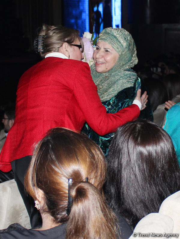 45-летний фейерверк эмоций Фаига Агаева в праздничном вечере F.A Made in Azerbaijan (ФОТО)