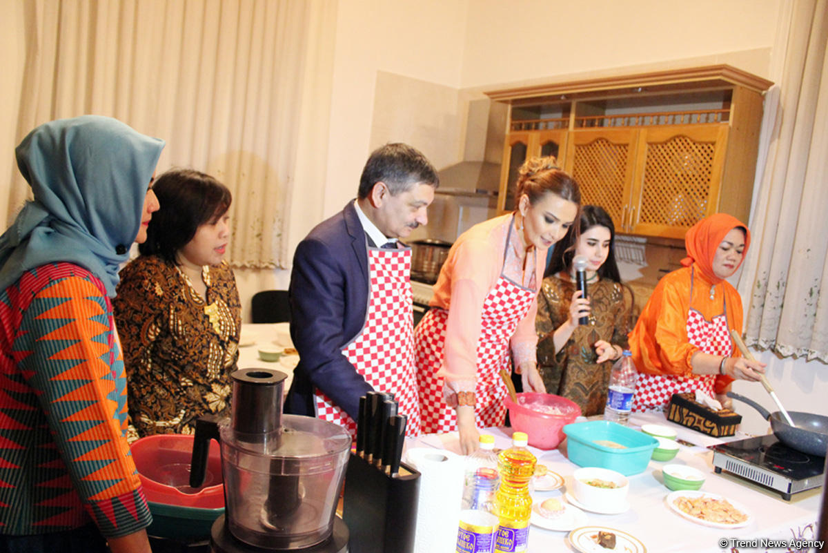 Вечер дружбы Азербайджан-Индонезия: национальные блюда, музыка, подарки (ФОТО)