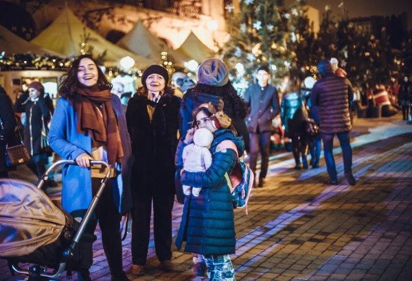 Новогодняя ярмарка в Баку ждет победителей (ФОТО)