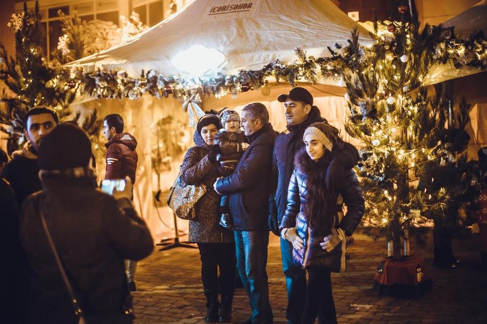 Новогодняя ярмарка в Баку ждет победителей (ФОТО)