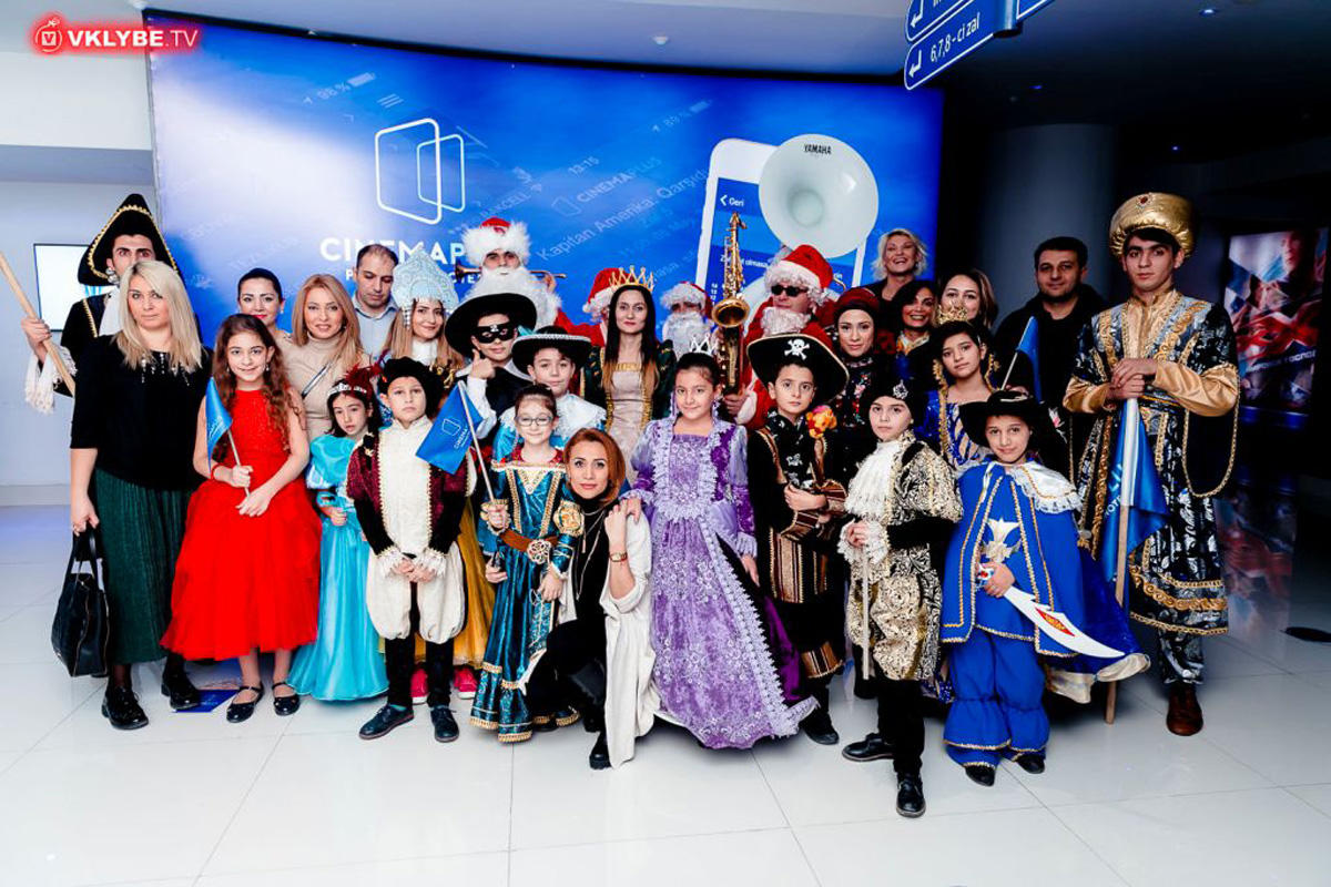 Праздничный карнавал-маскарад в CinemaPlus (ВИДЕО, ФОТО)